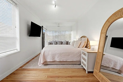 16 Talara Avenue, Bateau Bay, NSW 2261, 5房, 2浴, House