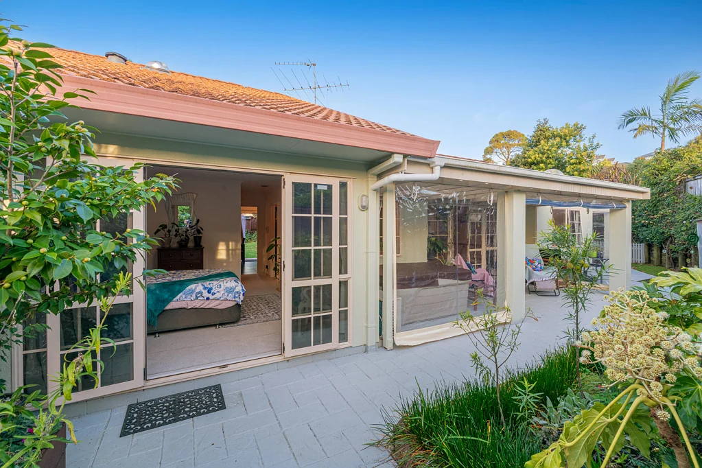 Unsworth Heights 4部屋 Owners Have Bought - Must Be Sold!