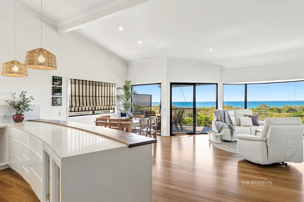 Peregian Beach 5房  50 Metres to the Sand. 180° Coral Sea Views. An Irreplaceable Peregian Beach Position.
