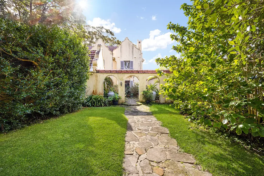Woollahra 6 Bedroom ‘Great Tree’ – Magnificent Spanish Revival home in consular belt awaiting restoration