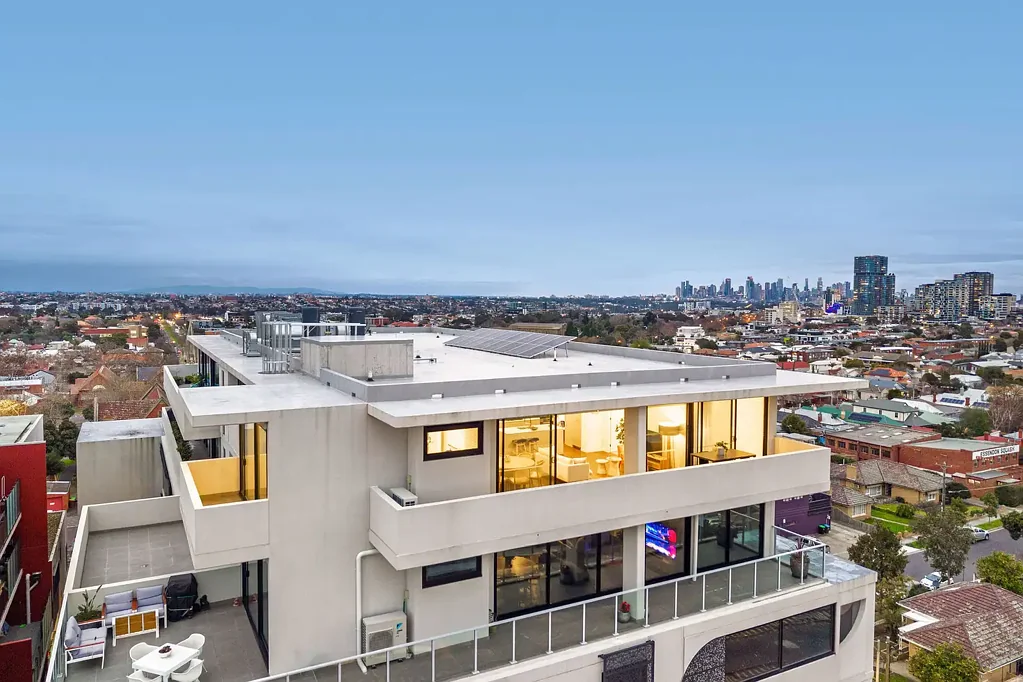 Essendon 2Phòng ngủ Penthouse Perfection in 'Luminess'