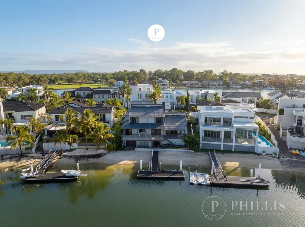 Surfers Paradise 5ห้องนอน Prime Hamptons Potential | East-Facing, Skyline Views, Walk to the Beach