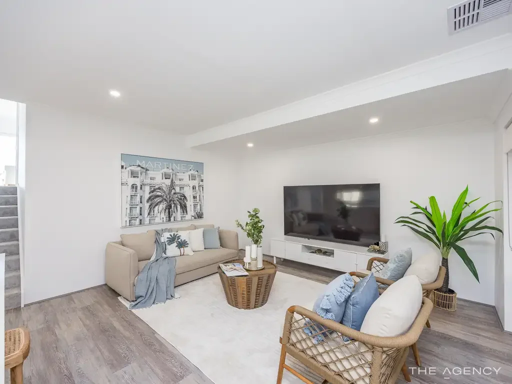 Heathridge 3ਬੈੱਡਰੂਮ 4 LEVEL TOWNHOUSE - SIMPLY STUNNING!