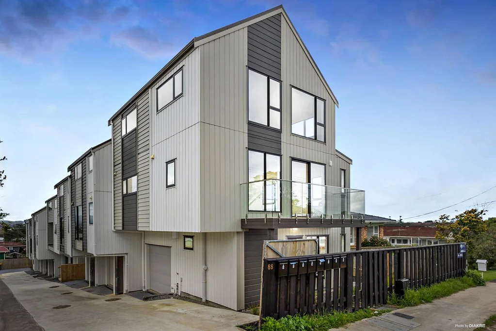 5/88 Te Atatu Road, Te Atatu South, Waitakere City, Auckland