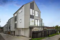 1/88 Te Atatu Road, Te Atatu South