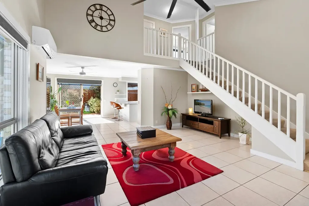 Coombabah 3房  UNDER CONTRACT