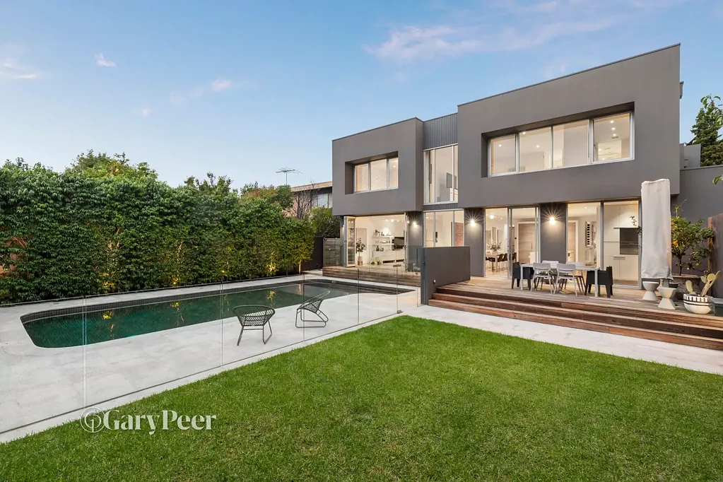 Caulfield North 5غرفة نوم Uncompromised luxurious family living