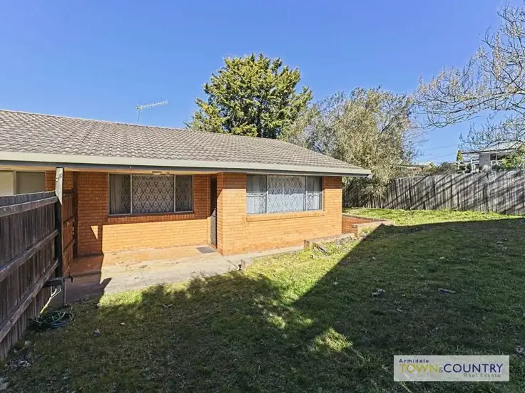 TERRIFIC NORTH HILL VILLA