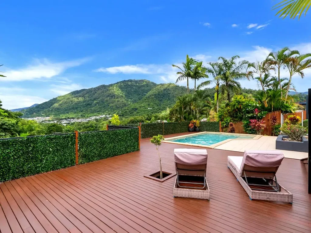 Brinsmead 4chambre Contemporary Living in Prestigious Parkridge Estate