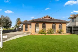 240 Queen Street, Altona