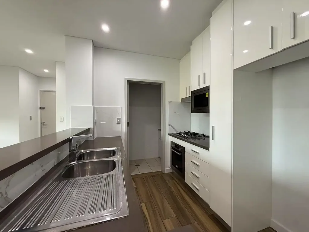Prime Position 2 Bedroom plus Media Room Apartment For Lease