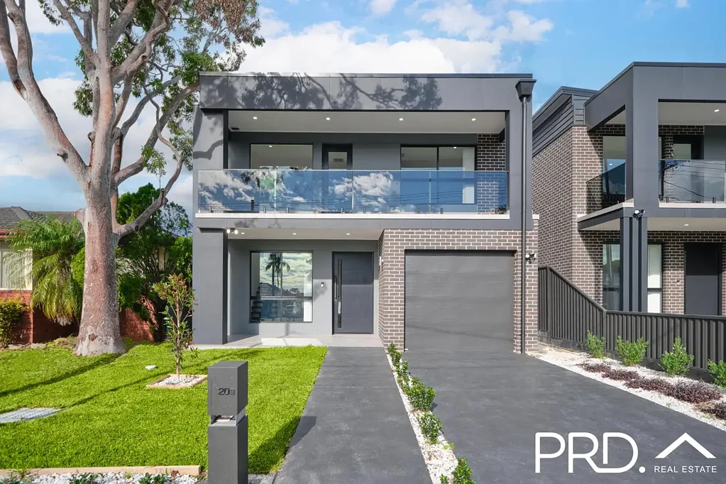 BRAND NEW SUPERSIZED FAMILY HOME