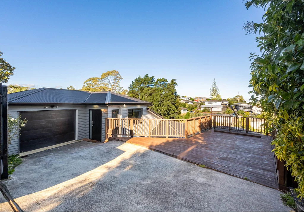 Massey 4 Bedroom Modern Split-Level Living with Income Potential