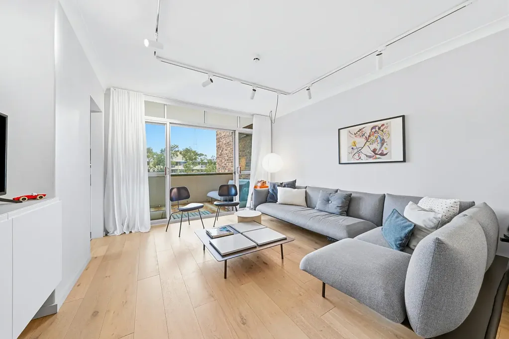 Stylishly Renovated Apartment with Expansive Wraparound Balcony ** Available 25/07/26 **
