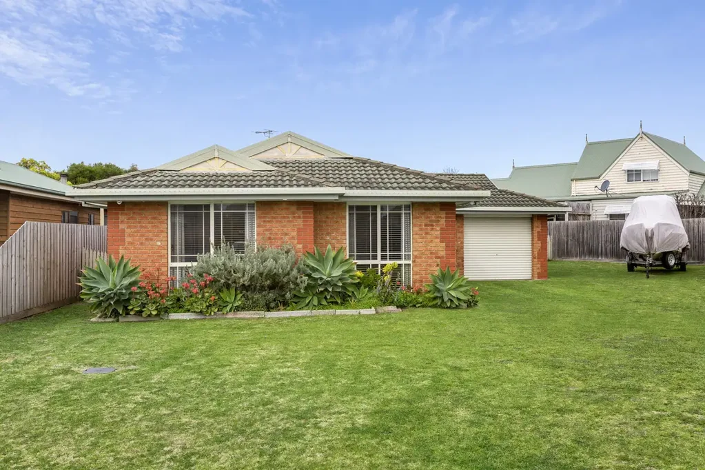 6 Hygeia Court, Indented Head, VIC 3223