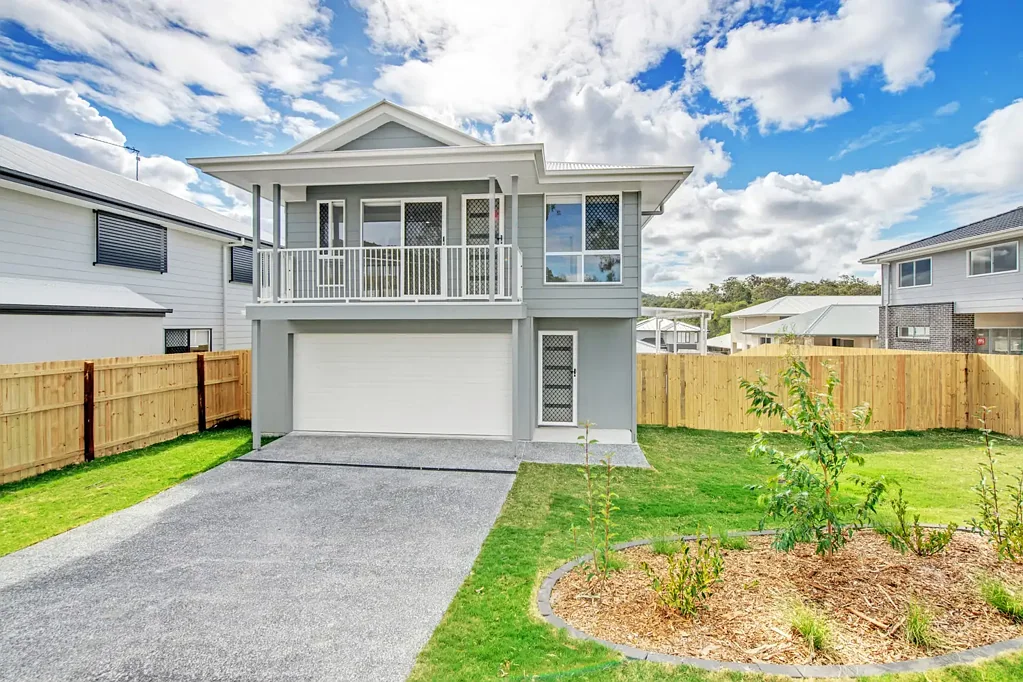 NEAR-NEW FAMILY HOME - Ready to move in!