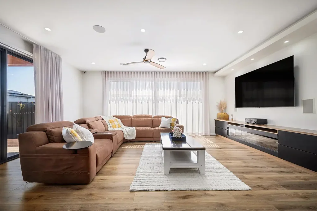 Strathnairn 4房  A Masterclass in Modern Design & Functionality!