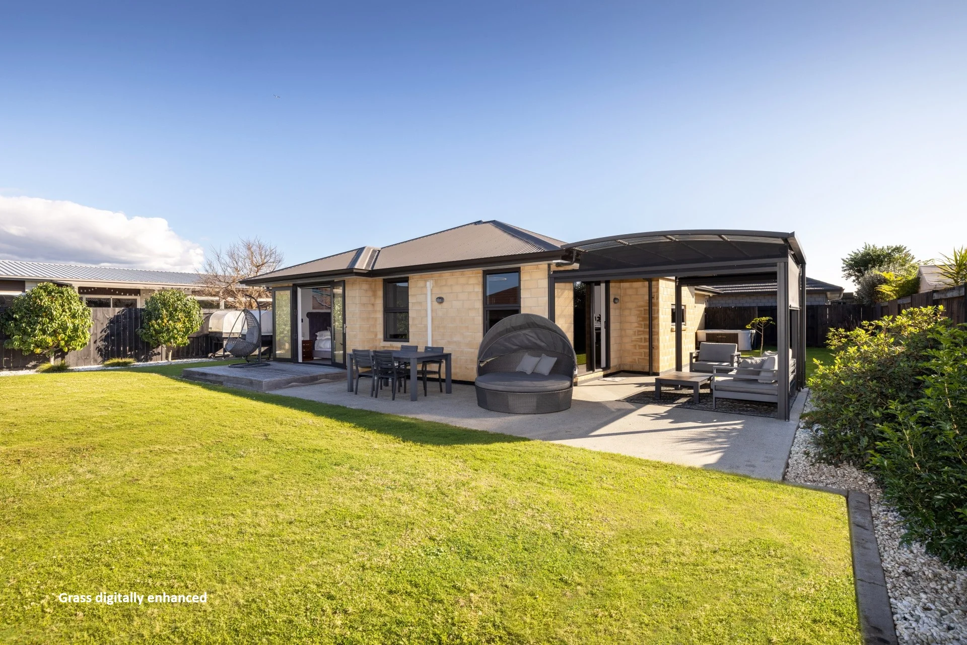 Papamoa 3房  The Backyard Steals the Show
