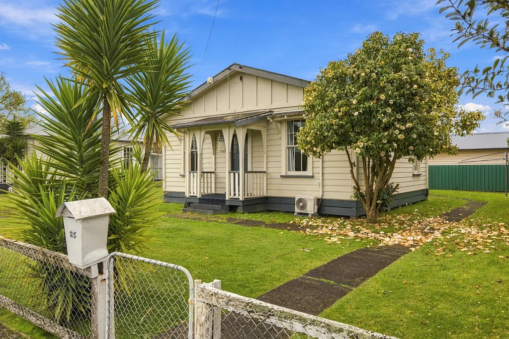 Frankton 3Habitaciones Two Titles, Two Cottages, One Big Opportunity!