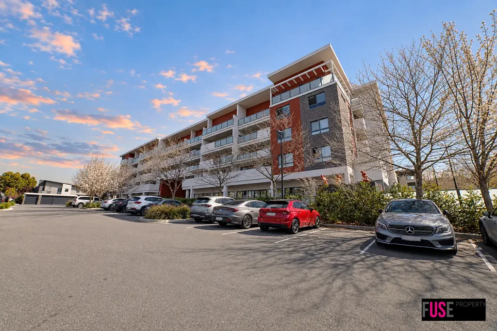 Bruce 2ਬੈੱਡਰੂਮ Top-Floor Living in a Convenient Bruce Location