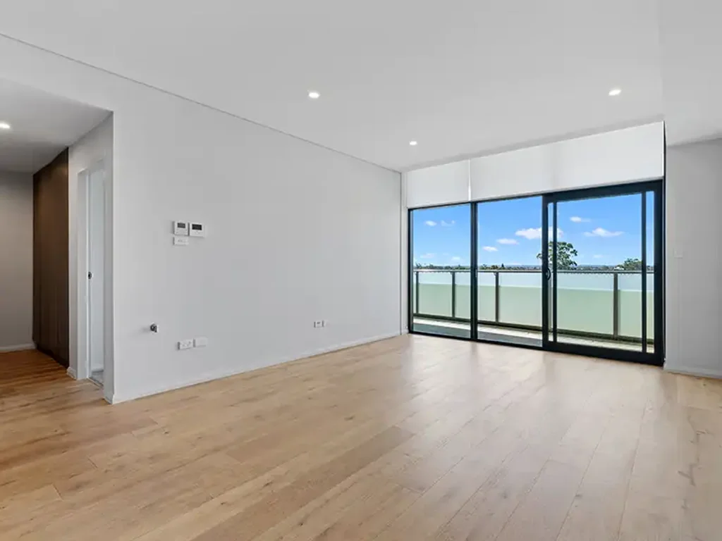 LUXURY ONE BEDROOM APARTMENT  PLUS STUDY IN OASIS