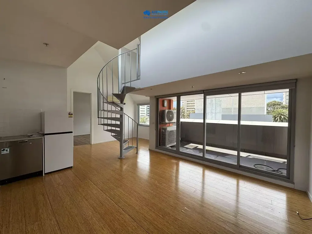 Stunning 2-Bedroom Apartment in the Heart of Prahran – Where Sunshine Meets Style