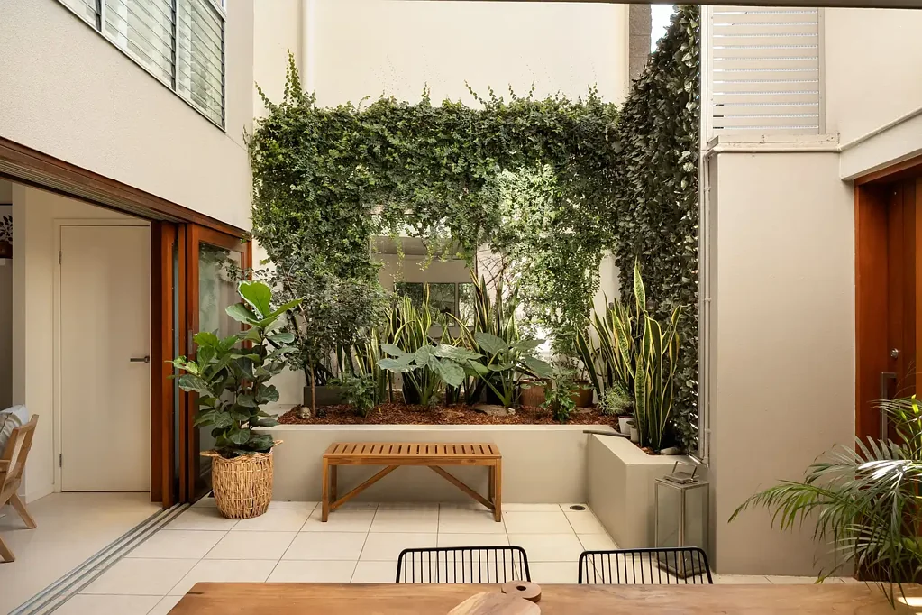 Townhouse 6/15 Halford Street, Newstead, QLD 4006