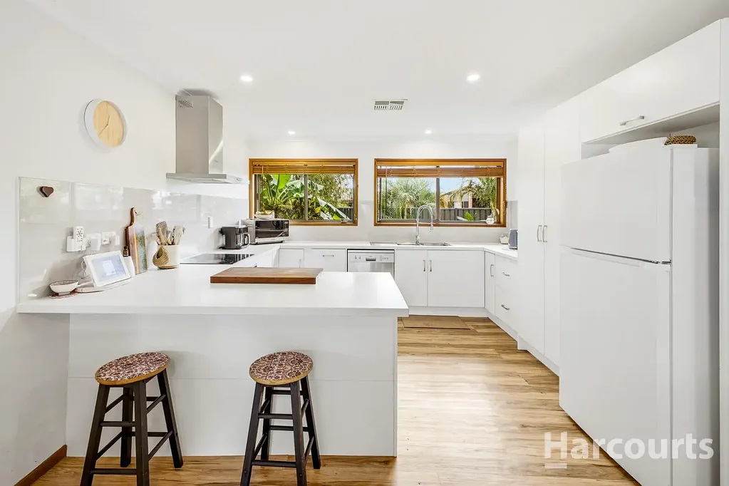 Torquay 3房  Well Located Family Home with Pool & Shed!