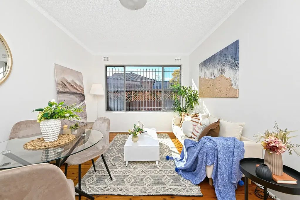 Campsie 2 Slaapkamer Revamped ground floor apartment in a convenient location