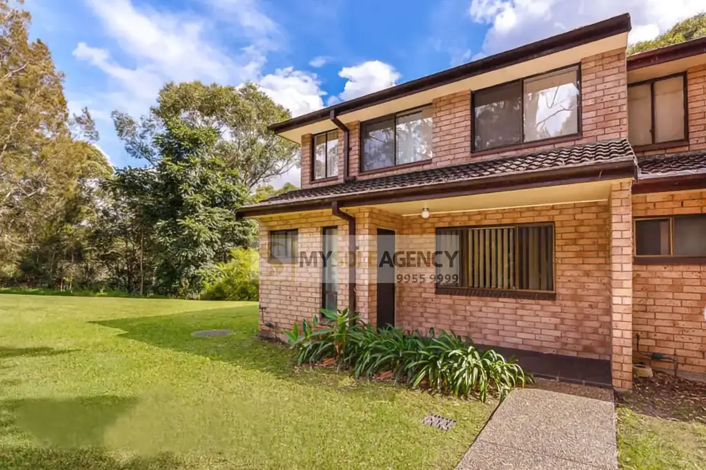 3 Bed Room Townhouse Close to Macquarie Shopping, business and Uni