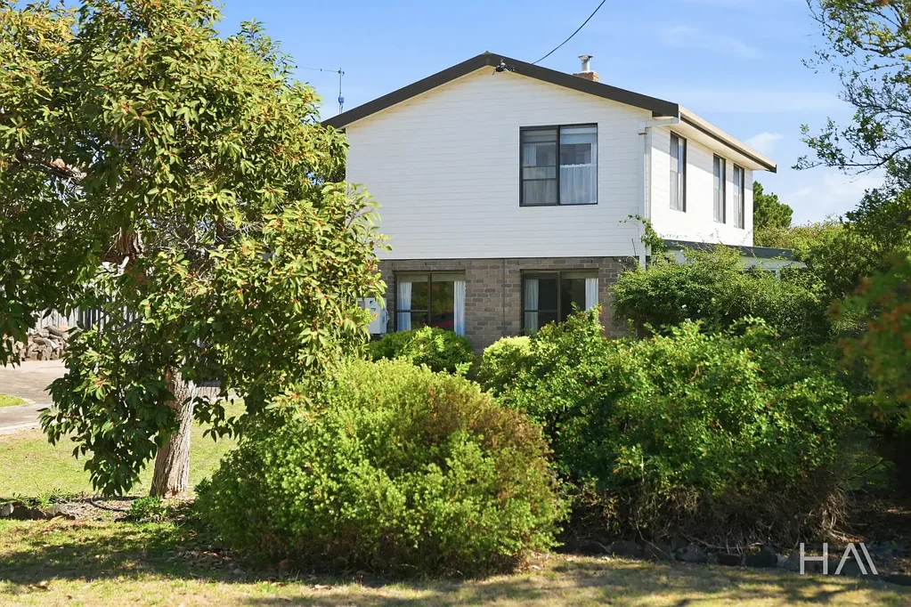 33 Gunn Parade, Low Head, TAS 7253