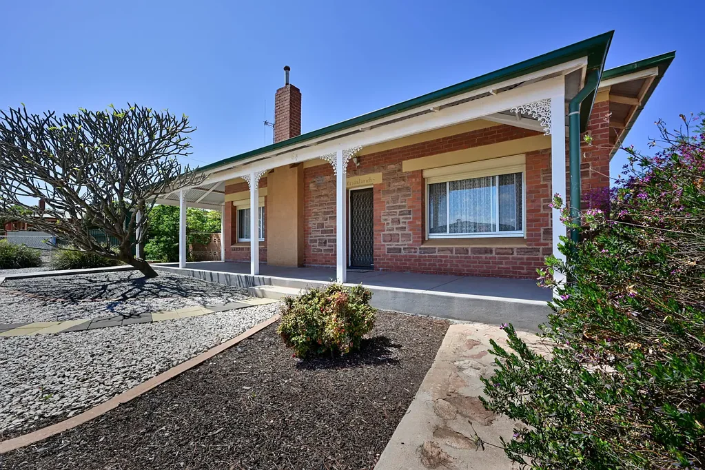 CHARMING FAMILY HOME