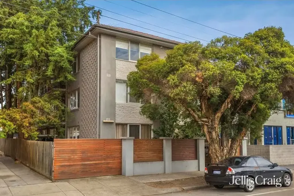 Stylish Elwood Living in a Boutique Beachside Setting