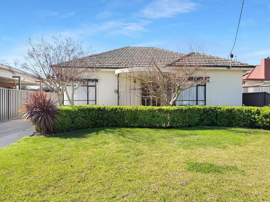 Numurkah 3 Bedroom CHARACTER, CHARM AND COMFORT