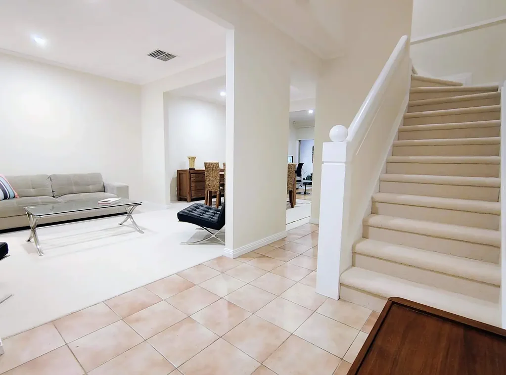 Port Melbourne 3 Slaapkamer Sophisticated Bayside Living with Rare Dual-Street Frontage