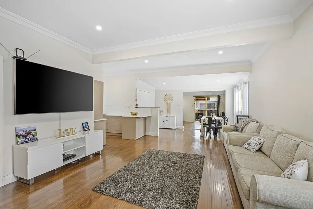 West Wallsend 5房  FANTASTIC FIVE BEDROOM FAMILY HOME WITH SPACE FOR ALL YOUR TOYS