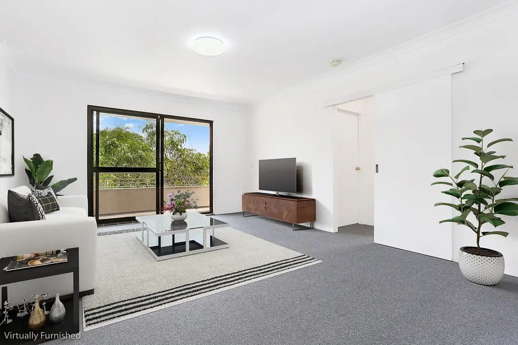 SPACIOUS TWO BEDROOM UNIT IN ULTRA CONVENIENT LOCATION!