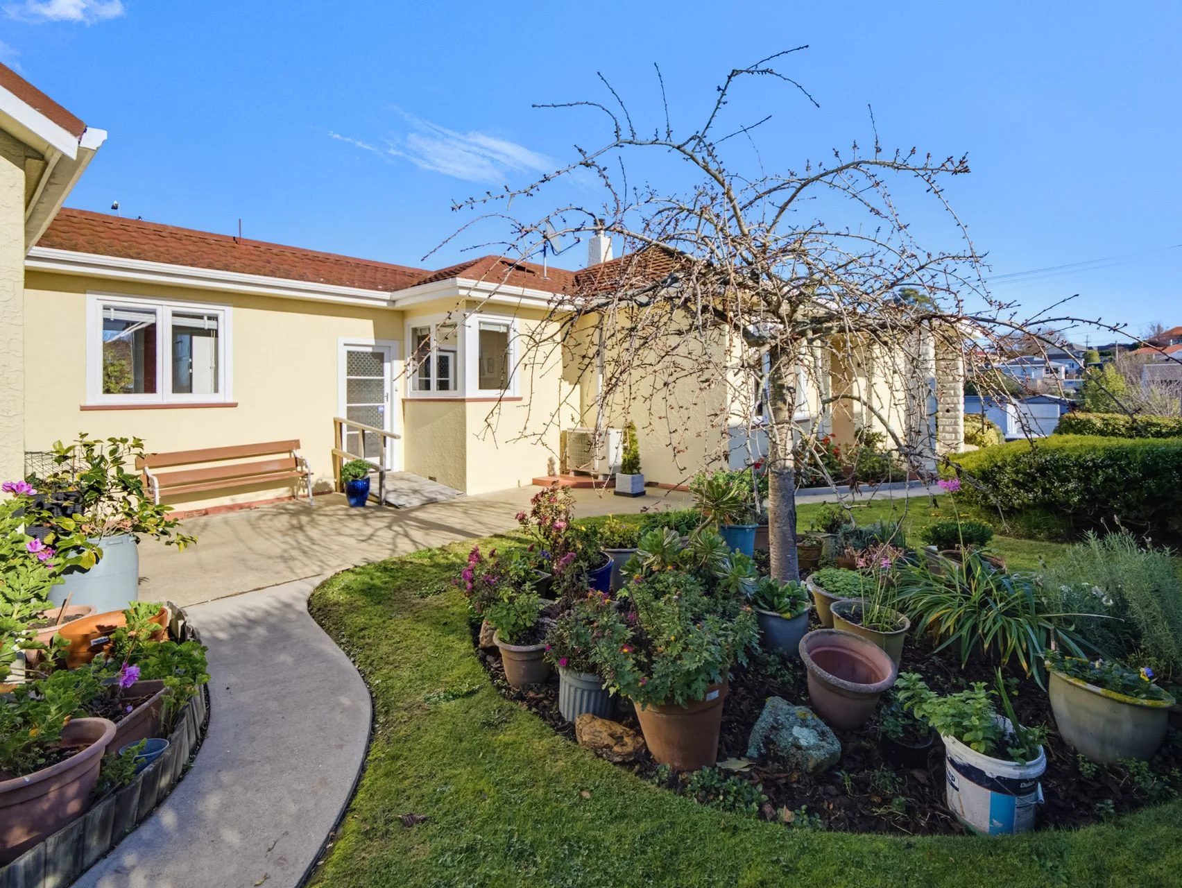 Oamaru 2બેડરૂમ A tranquil haven with garaging galore