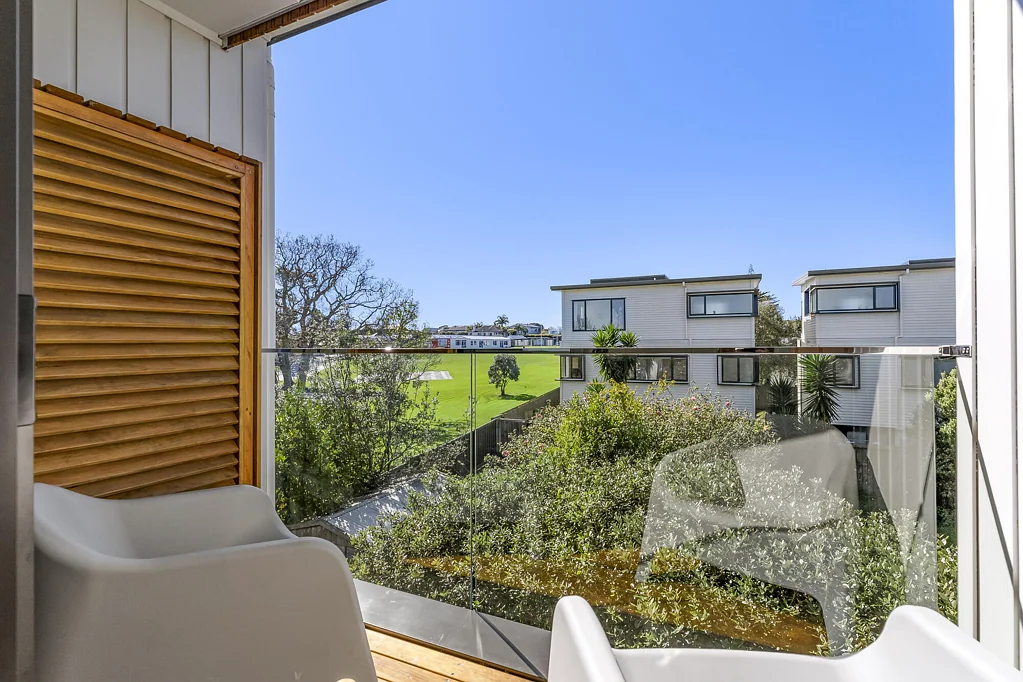 Belmont 4 Bedroom Great Investment - Internal Lift | Great Value