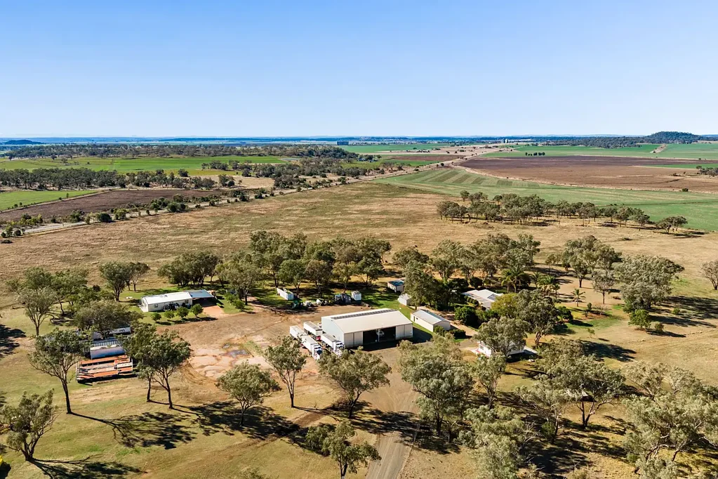 Mount Tyson "Linthorpe View" - Big Sheds, Dual Homes, Acreage & Views…This Property Has It All!