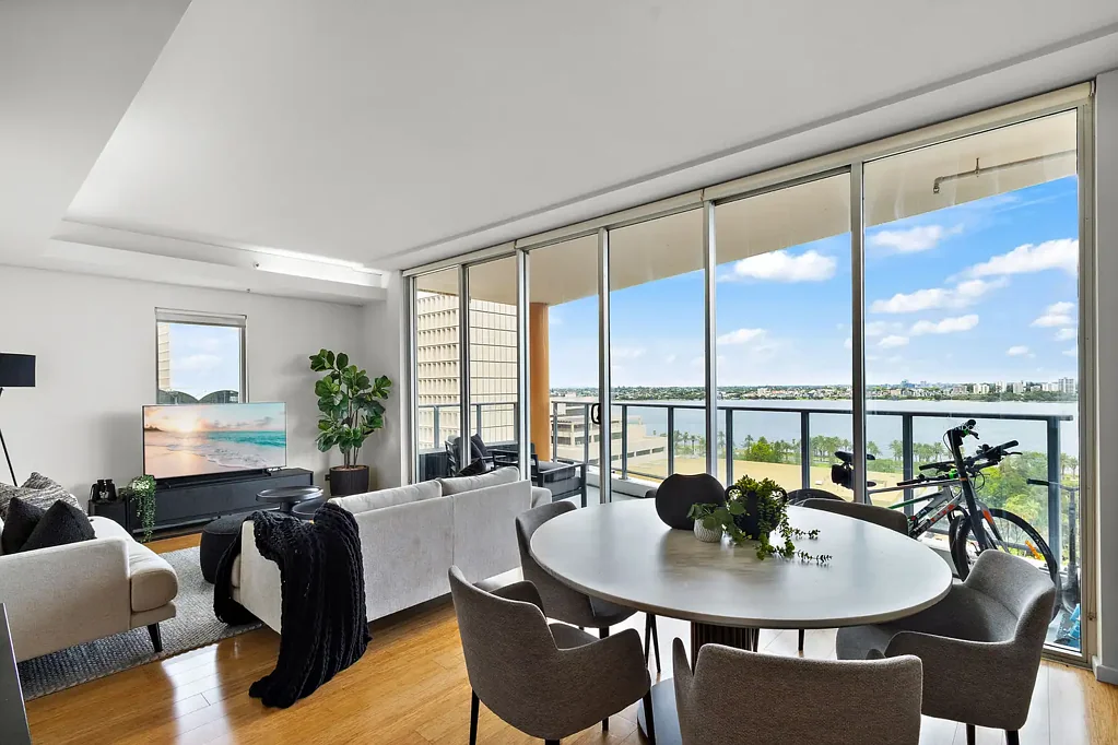 Perth 2房  Prestige Living in the Heart of Perth's CBD - Currently rented $820pw Until 29th September 2026