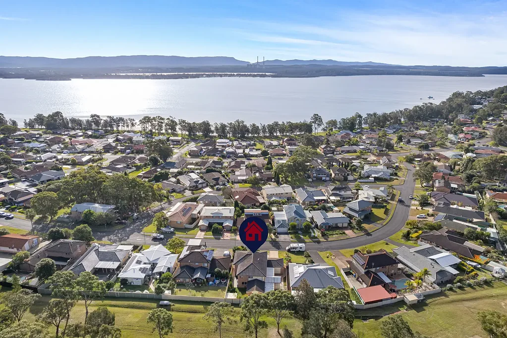 Bonnells Bay 5ห้องนอน SPACIOUS FAMILY HOME WITH VIEWS