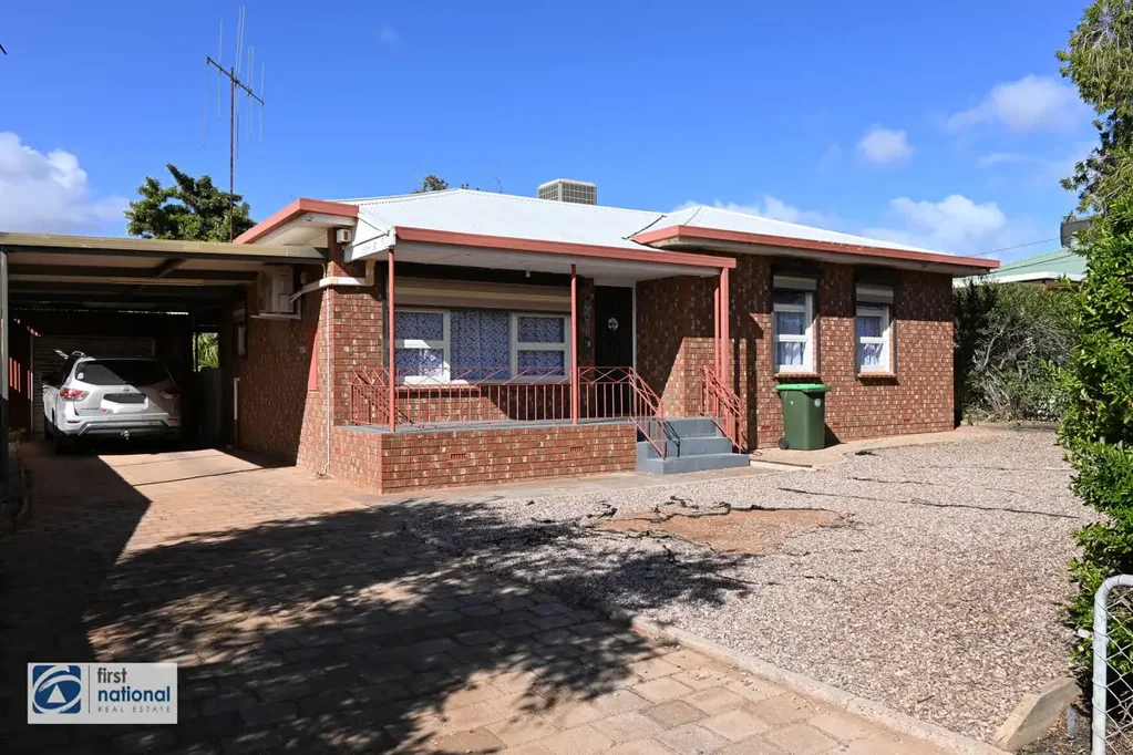 Port Augusta 4બેડરૂમ Light-Filled, Low-Maintenance Living With Entertaining in Mind!