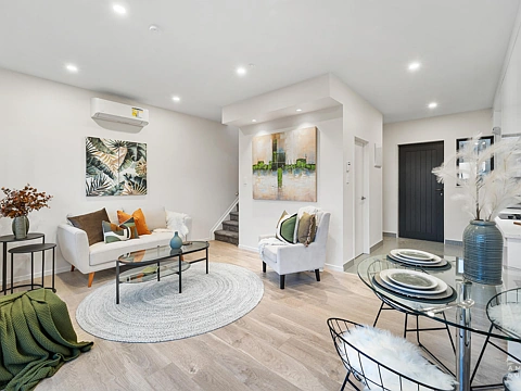8/144 Titirangi Road, New Lynn, Waitakere City, Auckland