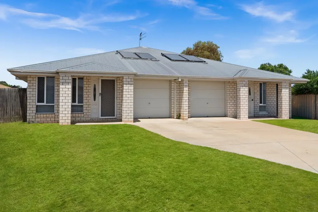 1&2/15 Debbie Court, Oakey, QLD 4401