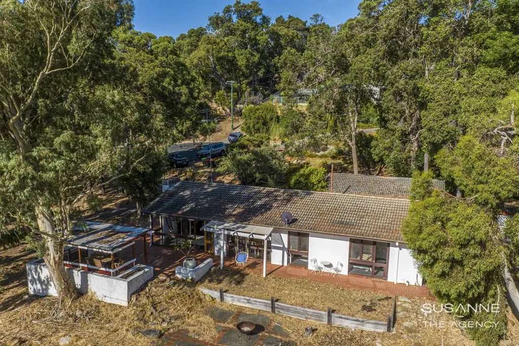 8 Balga Place, Gooseberry Hill, WA 6076