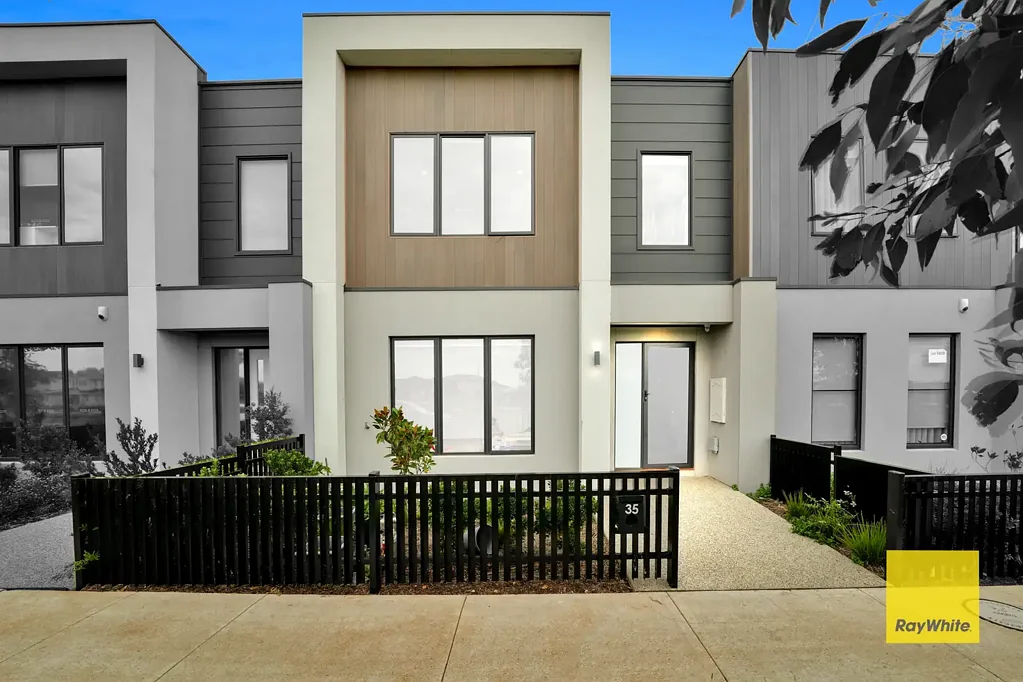 Bonnie Brook 3Zimmer Nature-Inspired Townhouse Living in the Heart of Bonniebrook
