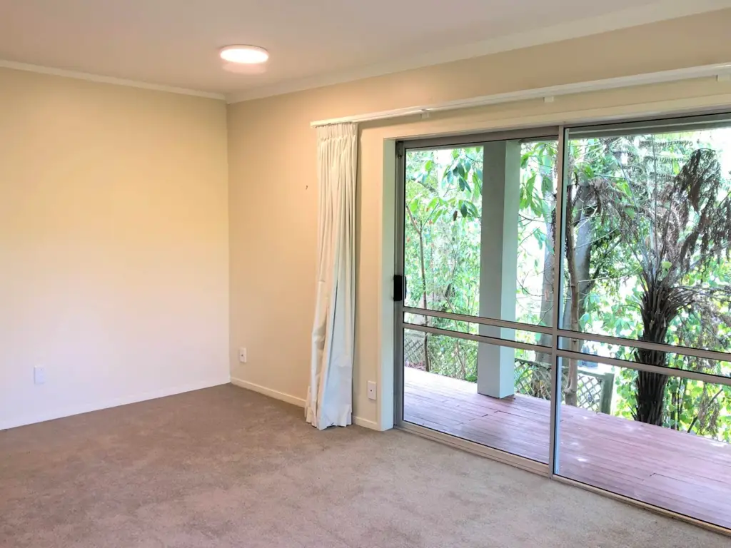 TRANQUIL SETTING WITH RESERVE OVER THE FENCE