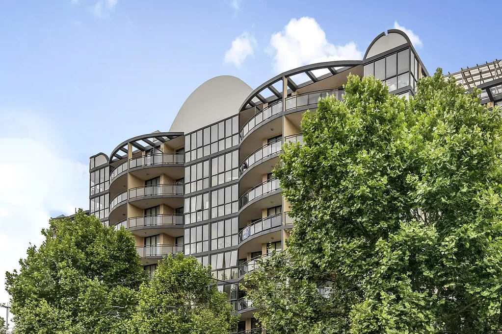 Kingsford 3Zimmer Spacious Three-Bedroom Apartment with Sunroom in Prime Kingsford Location