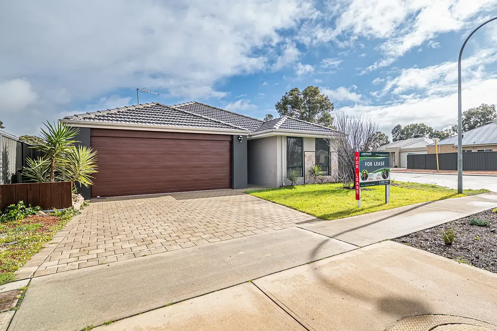 Modern Family Living in the Heart of Hilbert
